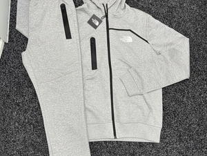 Survêtement d'hiver pour homme en polaire à capuche uni |   Coton 100% Premium |   Couleurs personnalisées, Marquage de marque, Anti-bactérien, Respirant - Product Image 4