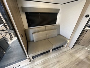 Nuevo 2025 Keystone Coleman Light 21RX - Product Image 5