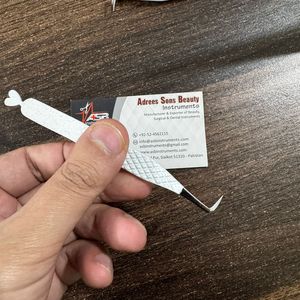 แหนบปลายมน 90 องศา พร้อมโลโก้รูปหัวใจแบบกำหนดเอง พิมพ์โลโก้บนสแตนเลสแบบกำหนดเอง รับผลิตแบบ OEM - Product Image 1