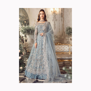 Impresionante nuevo conjunto de Lehengha Choli bordado de terciopelo granate nupcial con Dupatta modelado en seda y modal - Product Image 6
