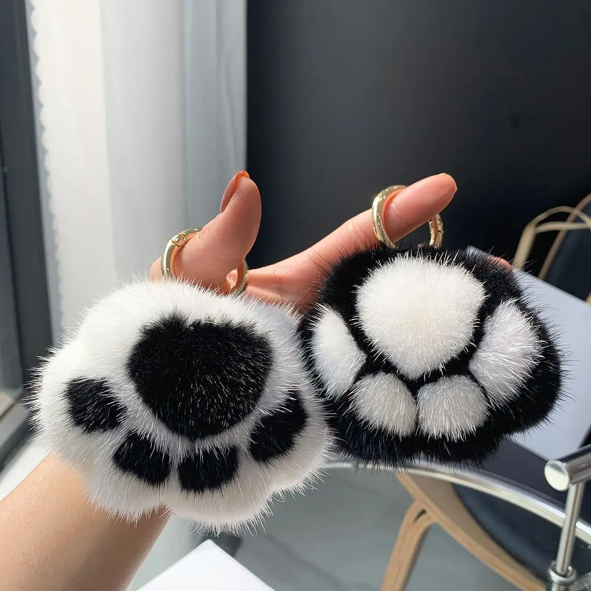 Fashion HOT High Level Lovely Bear Paw Pattern Pretty Cute Cat-Pad Plush KeyChain Rex Rabbit Fur pom pom Key chains Soft Toys