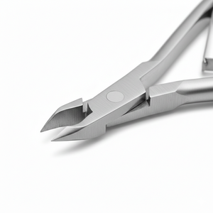 Cortacutículas Profesional de Acero Inoxidable con Resorte |   Herramienta de Manicura y Pedicura de Mandíbula Afilada |   Fabricante OEM - Product Image 2