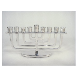 Porte-bougie Menorah en aluminium à 9 piliers et porte-bougie de table pour la décoration de la maison - Product Image 1