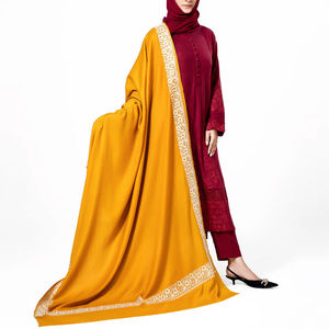 Châle en laine épaisse de couleur unie pour femmes, vêtements décontractés et d'hiver, entièrement personnalisé, châle en laine le plus vendu - Product Image 1