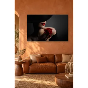 Fida, femme au chapeau noir avec rose rouge, impression sur toile - Product Image 5