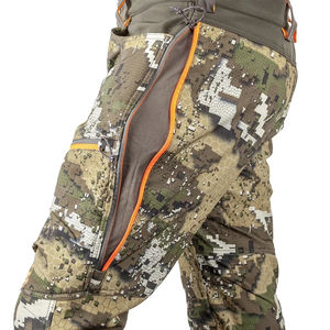 กางเกงล่าสัตว์แบบยูนิเซ็กซ์ ลายพราง ผลิตโดย OEM สวมใส่สบาย กันน้ำ ระบายอากาศได้ดี เหมาะสำหรับฤดูหนาว ผ้าซอฟต์เชลล์ พิมพ์ลาย แห้งเร็ว - Product Image 2