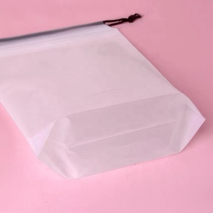 Túi Dây Rút Nhựa In Logo Tùy Chỉnh Thời Trang Túi Giặt Bằng Nhựa Dây Rút Túi Nhựa Dây Rút Màu Đen - Product Image 3