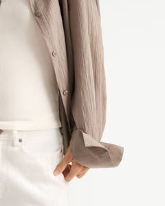 Chemise décontractée à manches longues pour femme, coupe courte, en tissu texturé, séchage rapide, respirante, coupe régulière, idéale pour l'été - Product Image 6