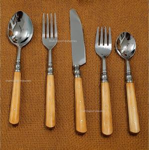 Juego de cubiertos de acero inoxidable chapado de lujo con asas de hueso antiguas Diseño elegante moderno para bodas en casa y decoración de cena - Product Image 5