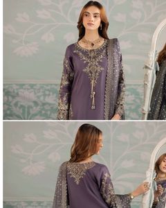 SSumaira Collection Premium Heavy Embellished Raw Silk Traje bordado Colección de 3 piezas - Product Image 2