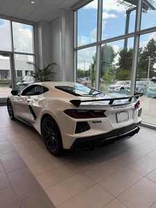 Corvette Stingray 2LT Z51 USADO 2025 con Asientos de Cuero, Techo Solar y Motor Turbo - Product Image 1