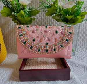 Embragues de yute de diseñador hechos a mano con bordado de cuentas de piedra de cristal, ideales para noches de novia y eventos elegantes - Product Image 4