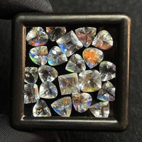 Pierre de lune arc-en-ciel naturelle de Madagascar 4-5 MM Pierres précieuses en vrac Coupe mixte Haute brillance de feu pour la fabrication de bijoux