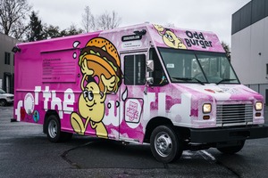 Food Truck Motorisé Style Classique Vintage Coloré 3,2 m avec Corps en Acier, Plaque de Cuisson Intégrée et Double Essieu Tandem pour Utilisation Extérieure - Product Image 3