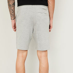 Vêtements de sport OEM shorts d'été pour la course à pied et la gym shorts de survêtement unisexes en molleton noir personnalisés en éponge shorts de survêtement pour hommes - Product Image 4