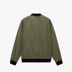 เสื้อแจ็คเก็ตเบสบอลบอมเบอร์ผู้ชายลายโลโก้แบบกำหนดเอง สไตล์วิทยาลัย เสื้อผ้าสตรีทแวร์ เสื้อคลุมกันหนาว - Product Image 3