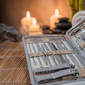 Juego de Manicura Portátil Completo de Acero Inoxidable con Herramientas Prácticas y Elegantes para el Cuidado de las Uñas - Product Image 4