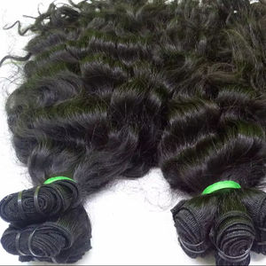 ผมแท้แบบอินเดีย ลอนธรรมชาติ  แบบ Double Weft  ต่อผมแบบมัด  ผมบริสุทธิ์จากผู้บริจาคคนเดียว  เกรด Remy  จัดเรียงเกล็ดผม  นำเข้าจากศีรษะ  ไม่ผ่านการแปรรูป  เกรด 12A - Product Image 4