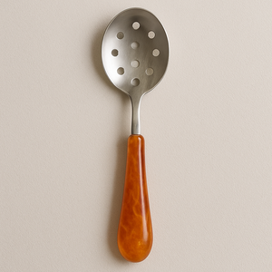 Cuillère fendue à manche en résine ambrée fumée Cuillère à égoutter en acier inoxydable miroir brillant Cuillère à passoire Ustensile de cuisine élégant et résistant à la chaleur - Product Image 5