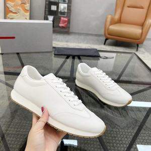 Chaussures de sport décontractées blanches de haute qualité pour femmes, en cuir véritable, et chaussures de sport tendance à lacets souples et robustes pour hommes - Product Image 4