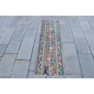 Alfombra Turca de 1.7x5.5 pies, Alfombra Vintage, Alfombra Marroquí de Lana Azul y Rosa - Product Image 1