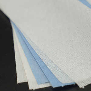 Lingettes humides respirantes imperméables en tissu non tissé en microfibre de style croisé de haute qualité directement de l'usine vietnamienne - Product Image 5