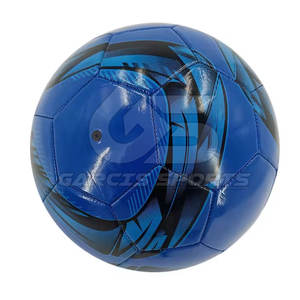 Balón de fútbol de calidad con superficie lisa de PU construido para un excelente rendimiento en partidos y entrenamiento - Product Image 1