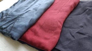 Tela de seda 100% hecha a medida para prendas de boda para niñas y damas, técnicas exclusivas de tejido liso teñido en varios colores utilizadas - Product Image 4