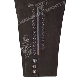 ขายส่งผู้ชาย Lederhosen สั้น Cowhide หนังนิ่มปุ่มเย็บปักถักร้อยด้านหน้าปิดด้านข้างและกระเป๋าด้านหลังพร้อมห่วงเข็มขัด - Product Image 3