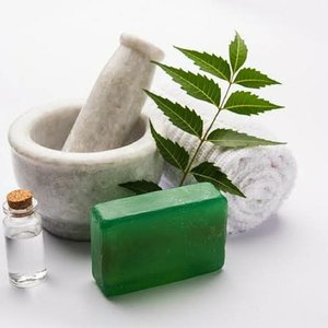 Barre de bain aux herbes Neem de marque privée | Savon ayurvédique pour le corps anti-acné OEM en vrac pour le contrôle de l'huile et la purification de la peau - Product Image 4