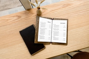 Porte-menu en bois sur mesure avec reliure à anneaux pour café, bar et restaurant, couverture de menu en cuir vert foncé - Product Image 3