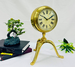 Horloge analogique fabriquée à la main en métal couleurs disponibles or noir horloge analogique de table esthétique pour la décoration intérieure bureau bureau salon - Product Image 2