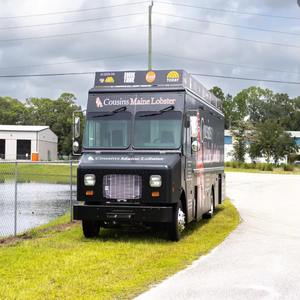 Camión de Comida Móvil de Primera Calidad Hecho en EE. UU., Nuevo Diseño, Listo para Entrega Mundial - Product Image 4