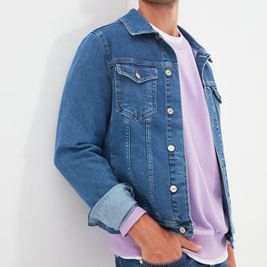 Veste en jean unie à manches longues de haute qualité pour homme, style urbain, personnalisable avec logo frontal, vente en gros - Product Image 2