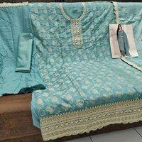 Robe de soirée indienne traditionnelle en soie Banarasi, style actrice de série télévisée, combinaison de couleurs parfaite, motif unique, sur mesure