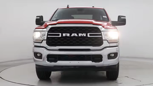 Ram 2500 Big Horn Crew Cab 2024, Caja de 6'4'', 4x4, Usado en Excelentes Condiciones - Product Image 2