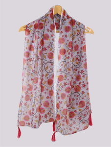 Foulards imprimés doux et confortables avec des motifs classiques et modernes conçus pour des looks de tous les jours élégants et décontractés - Product Image 5