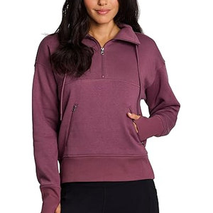 Sweat-shirt à col zippé pour femme, tissu doux et confortable, coupe athlétique élégante, idéal pour le sport et les voyages. - Product Image 1