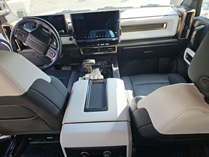 GMC Hummer EV 3X 2024 Inspeccionada, 1,000 Caballos de Fuerza, Tracción en las Cuatro Ruedas, 314 Millas de Autonomía, Sin Modificaciones - Product Image 3
