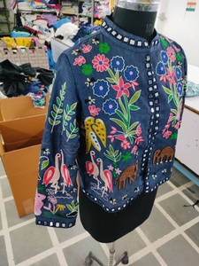 Abrigo Bordado Suzani de Invierno para Mujer, Diseño Bohemio Elegante, Estilo Europeo, Chaqueta Clásica con Borde de Espejo - Product Image 2