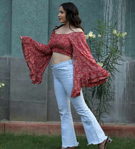 คอลเลกชันใหม่ของชุดผู้หญิงทันสมัยชุดผ้าไหมพิมพ์ลายเสื้อเปิดไหล่พิมพ์ลายดอกไม้สำหรับสวมใส่ผู้หญิง - Product Image 2