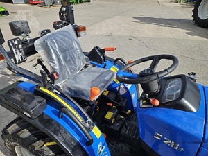Tractor de un solo eje SOLIS S26 con tracción en las cuatro ruedas y transmisión automática con larga vida útil - Product Image 4