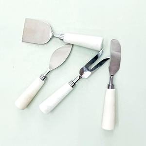 Ensemble d'épandeurs de fromage en argent plaqué or dynamique, poignée en plumes, en acier inoxydable - Product Image 4