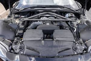 ASTON MARTIN VANTAGE ROADSTER 2023 MÁS VENDIDO, 5,200 MILLAS, MOTOR V8 BITURBO DE 503 HP, SIN MODIFICACIONES - Product Image 5