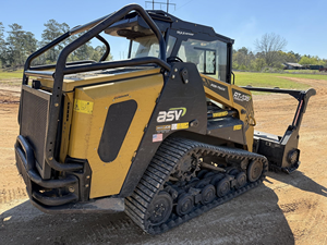 รถตักล้อยางสำหรับงานป่าไม้ ASV RT-135 รุ่นยอดนิยม ใช้เครื่องยนต์ดีเซล แบบตีนตะขาบ สีเหลือง รุ่น Max Series Posi-Track พร้อมอุปกรณ์บดไม้ - Product Image 5