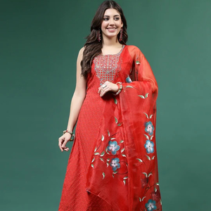 Robe décontractée pour femme, rouge, brodée, coupe trapèze, longueur genou, col rond, manches longues, lavable en machine, en rayonne imprimée, style kurta pantalon droit - Product Image 1