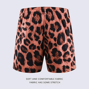 Pantalones cortos de algodón desteñidos para hombre al por mayor, pantalones cortos de algodón desteñidos con tinte solar, pantalones cortos desgastados con borde cortado y estampado para hombre, pantalones cortos de verano lavados con ácido - Product Image 2