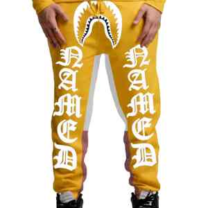 Chándal duradero con estampado en relieve que ofrece un diseño texturizado en relieve y una tela interior suave, perfecto para el uso diario en la calle. - Product Image 5