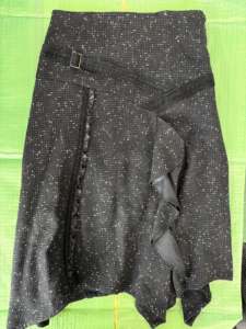 Used Clothes(clothing) : Ladies <b>Winter</b> <b>Skirt</b>, Long - Product Image 1