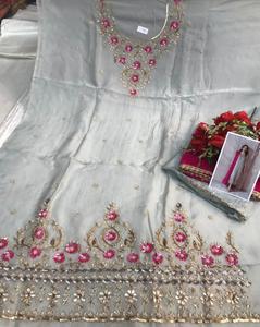 ชุดสูทแฟชั่นอินเดียปักด้วยมือจากนักออกแบบสมัยใหม่สำหรับงานปาร์ตี้สไตล์ดั้งเดิม - Product Image 4